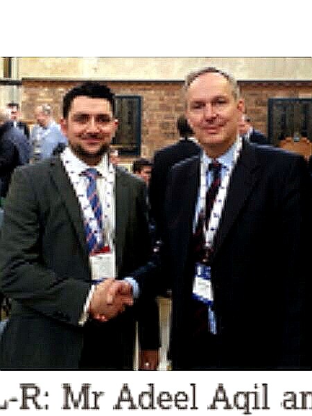 Mr Adeel Aqil receiving the BORS Best Paper Prize at the British Hip Society